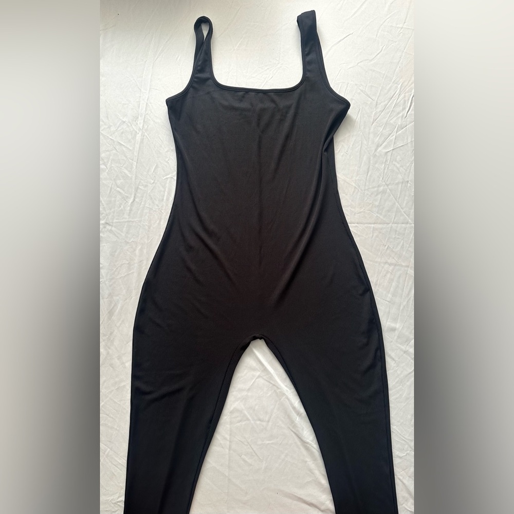 SHEIN Black Scoop Neck Jumpsuit Romper